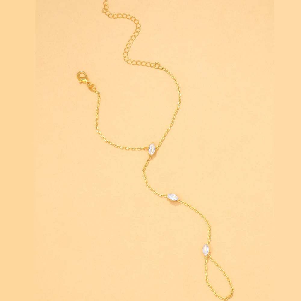 Bracelet Main Bohème Cristal Losange - Chaîne Fine Lumineuse & Élégante